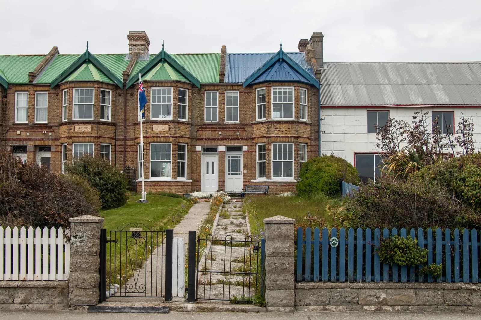El primer ministro británico promete defensa 'implacable' de las Malvinas