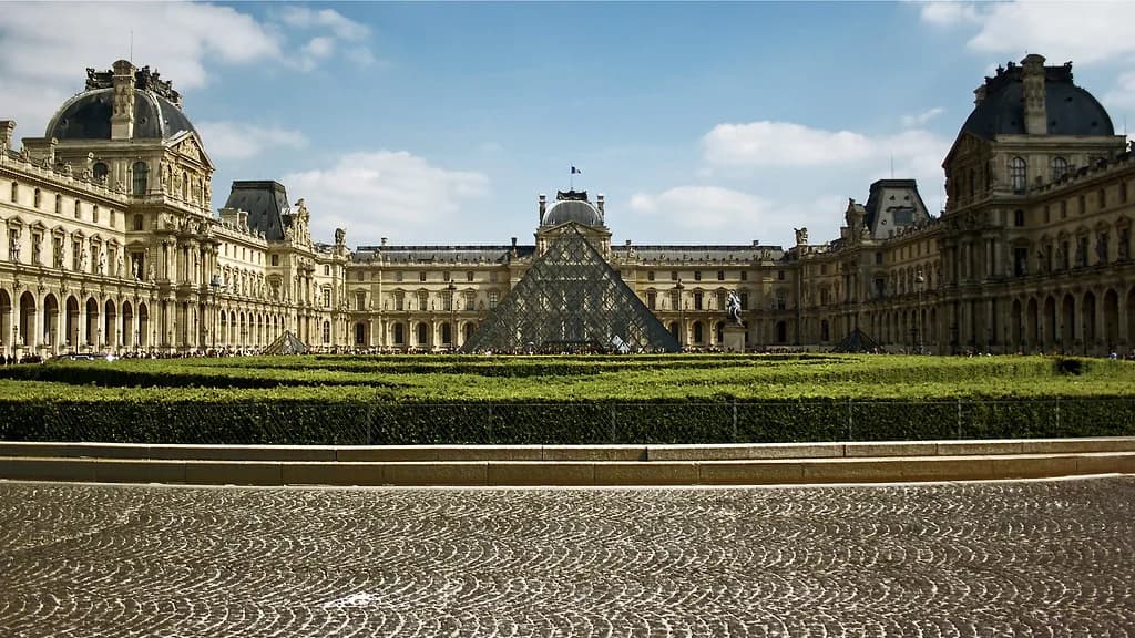 France Deploys 70,000 Officers as Museums Shut for Saturday Protests