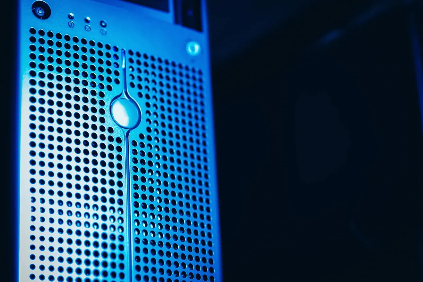 Cybersecurity Experts Warn of AI-Driven Hacking Surge