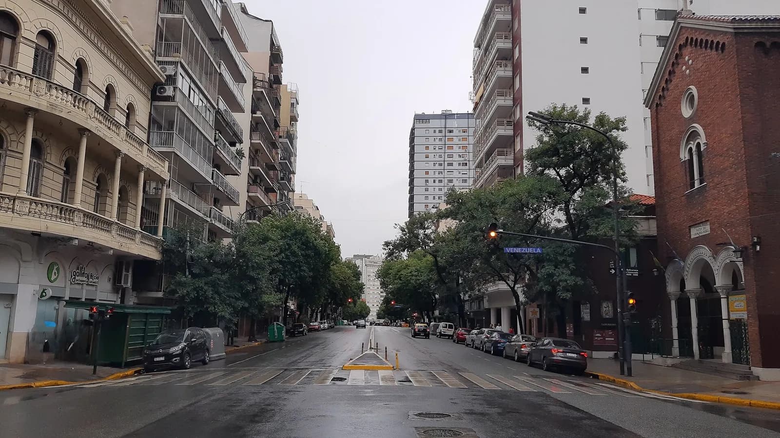 Escape de gas en Caballito obliga a evacuar una escuela y asistir a doce personas