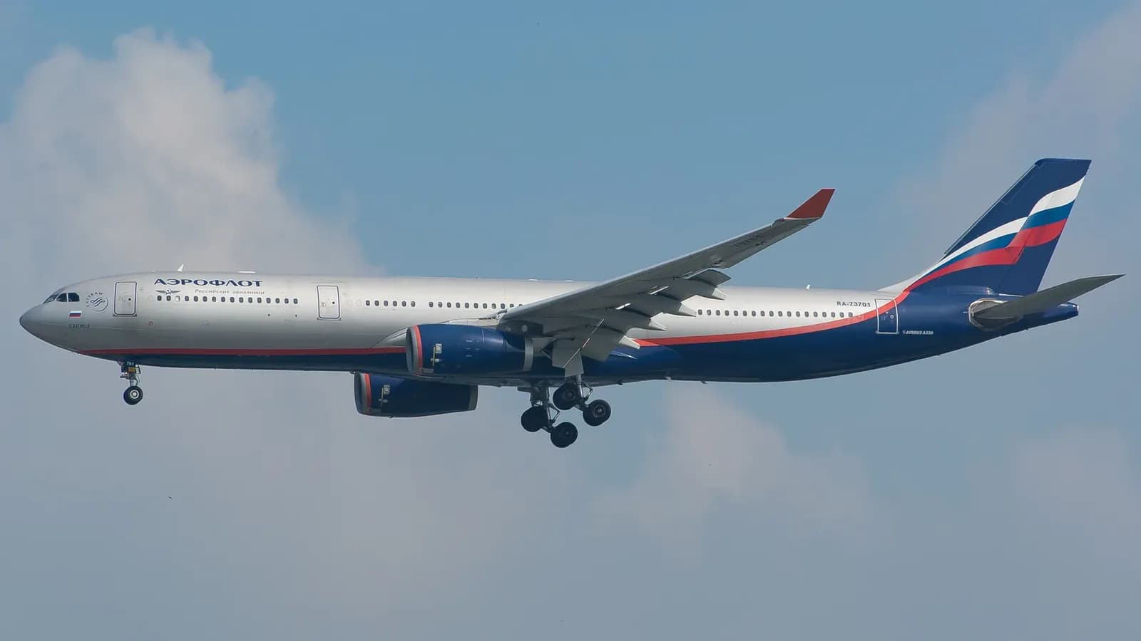 Emergency landing in Brazil leaves 400 Buenos Aires-Madrid passengers stranded