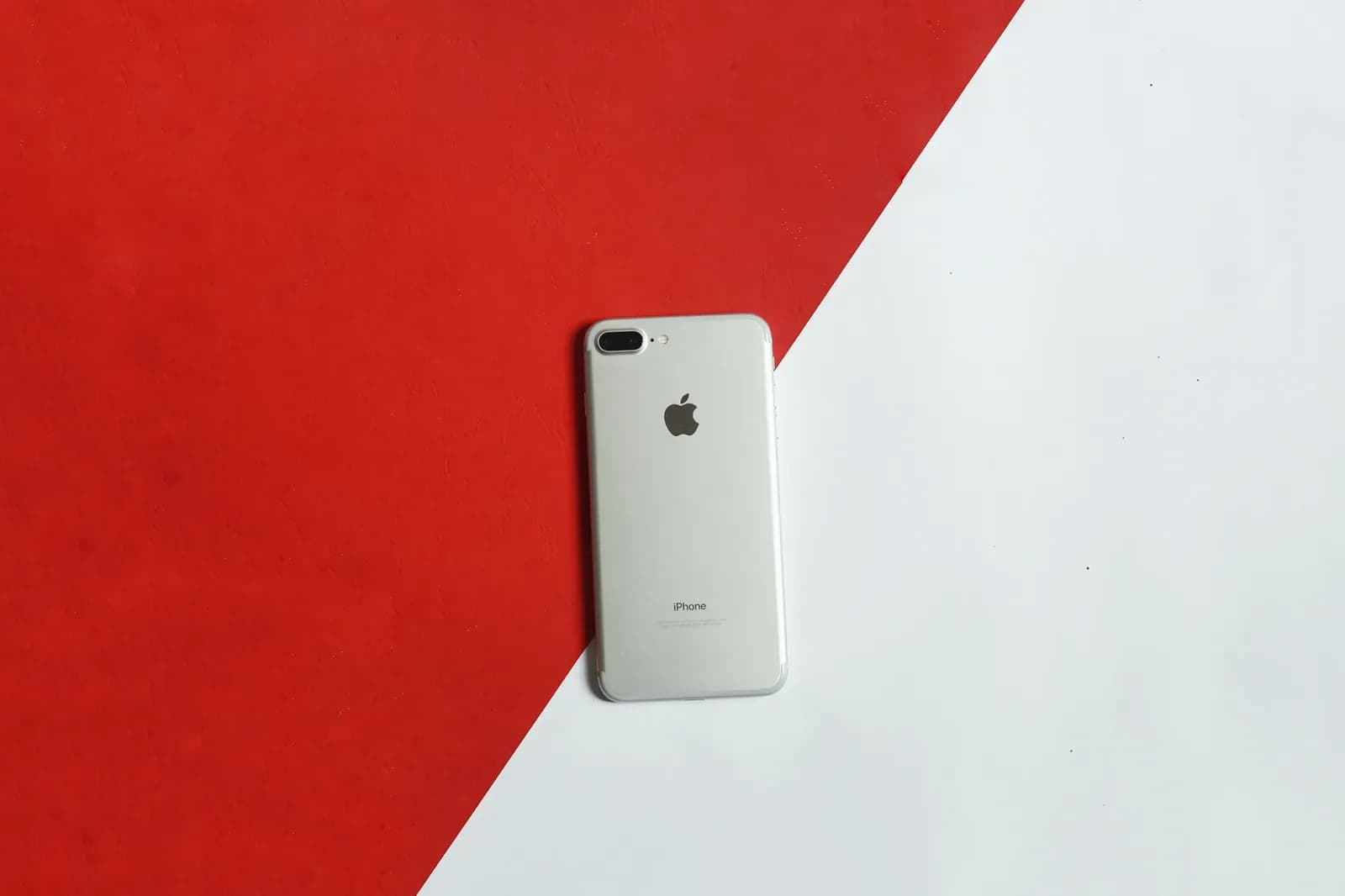 Apple indemnizará a usuarios argentinos de iPhone por equipos más lentos