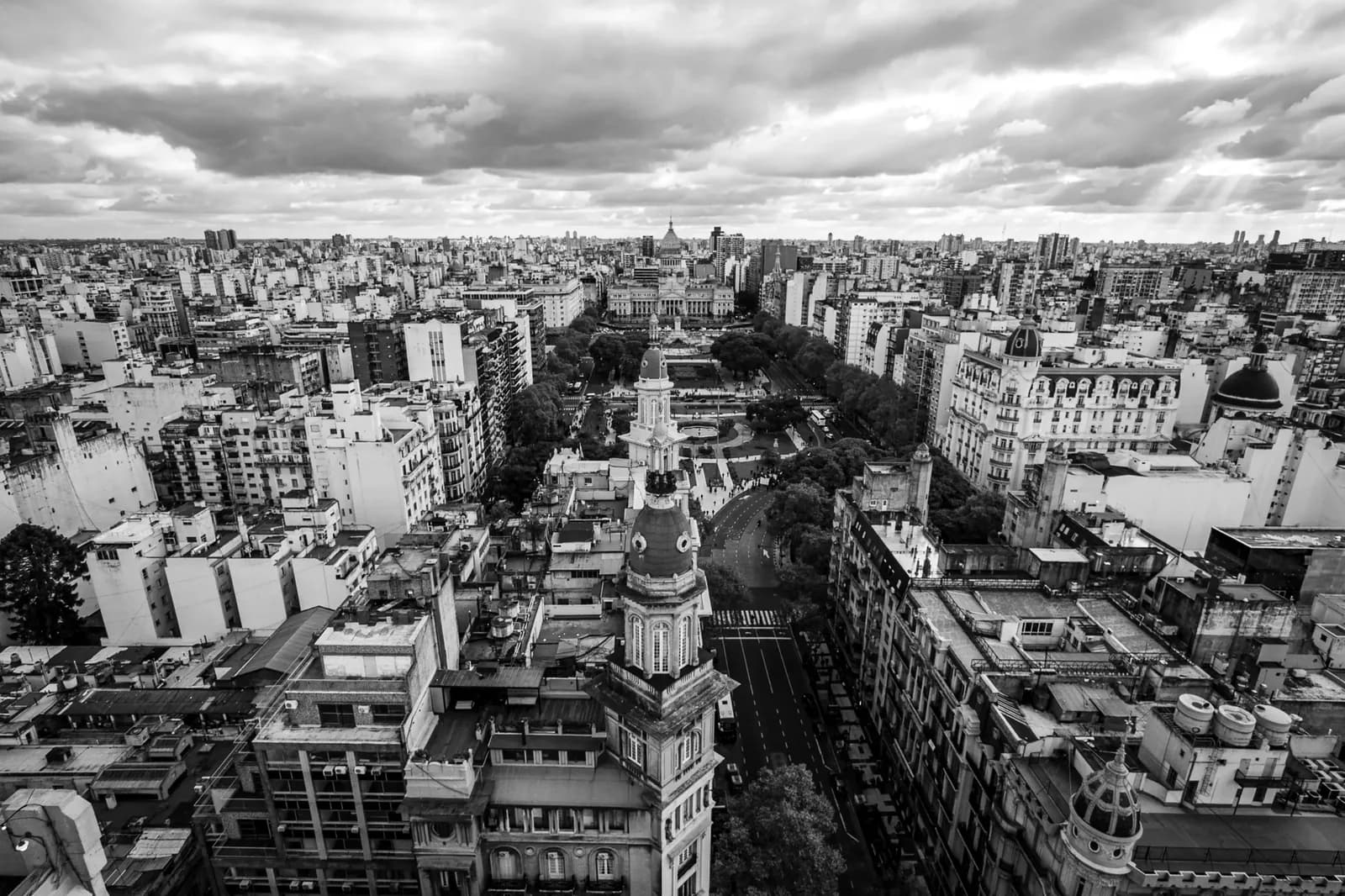 Buenos Aires Weather: Cold Tuesday, Rain Midweek