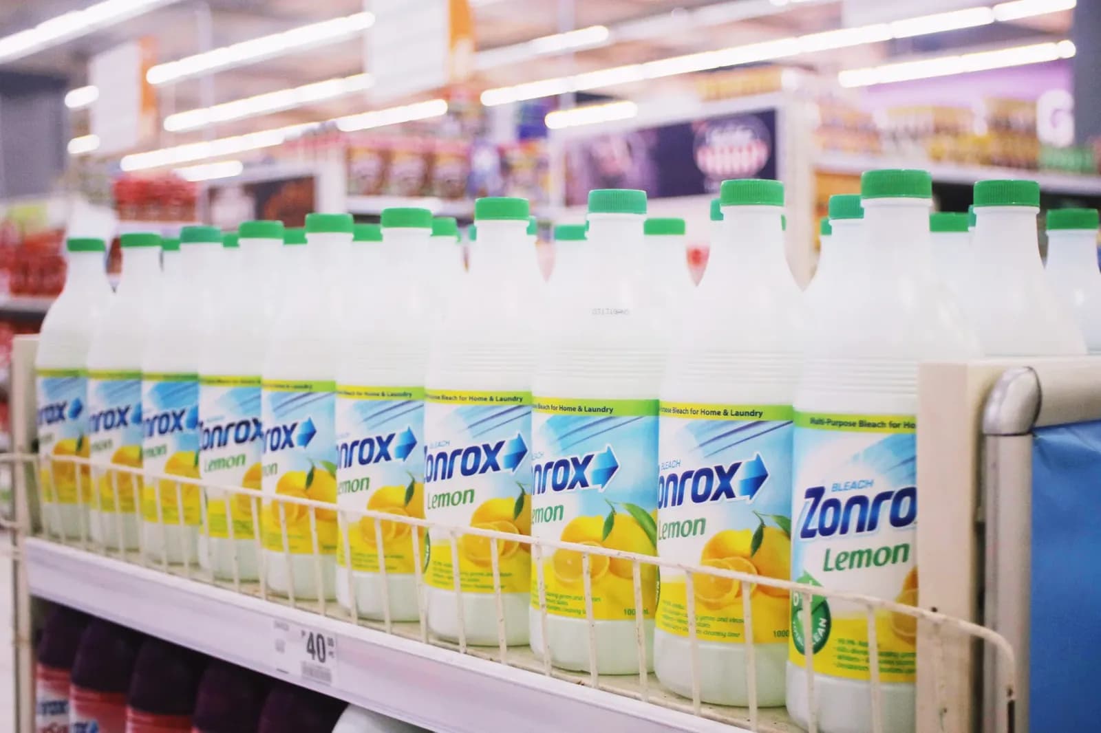 La ANMAT prohíbe la venta y el uso de una marca de lavandina en todo el país