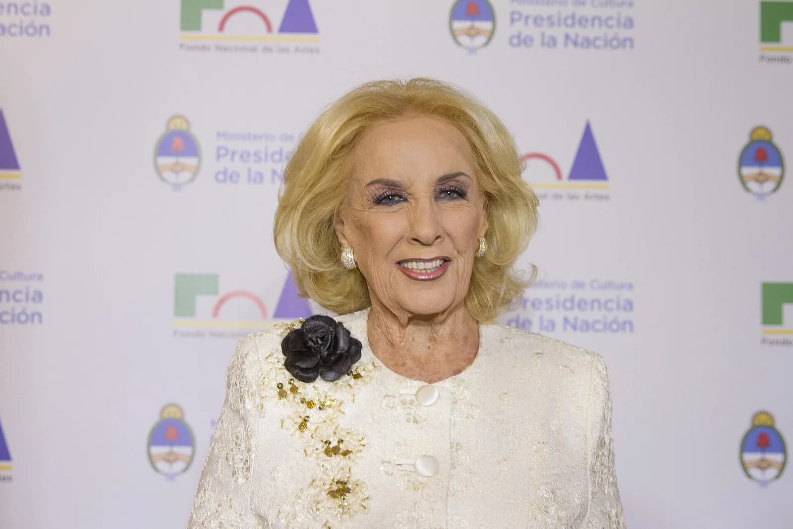 Mirtha Legrand Makes First Public Appearance After Pneumonia Recovery