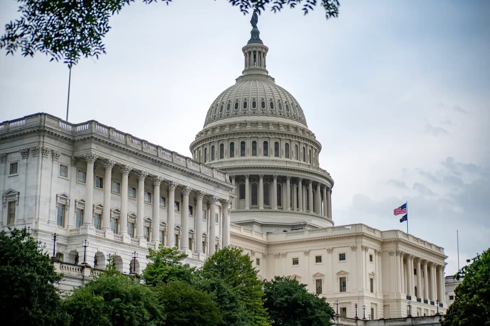 El Senado aprueba proyecto de sanciones a Rusia e Irán en honor a Graham