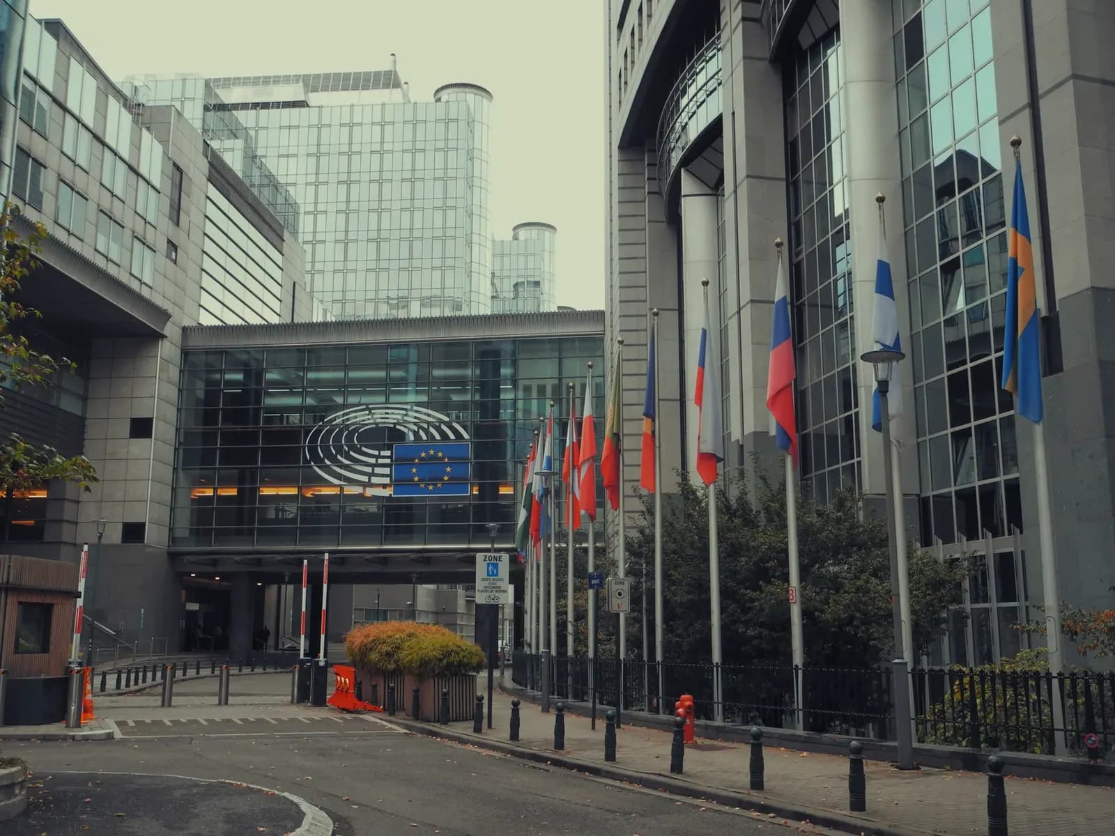 La UE presenta reglas de compra 'europeas' para contrarrestar a China