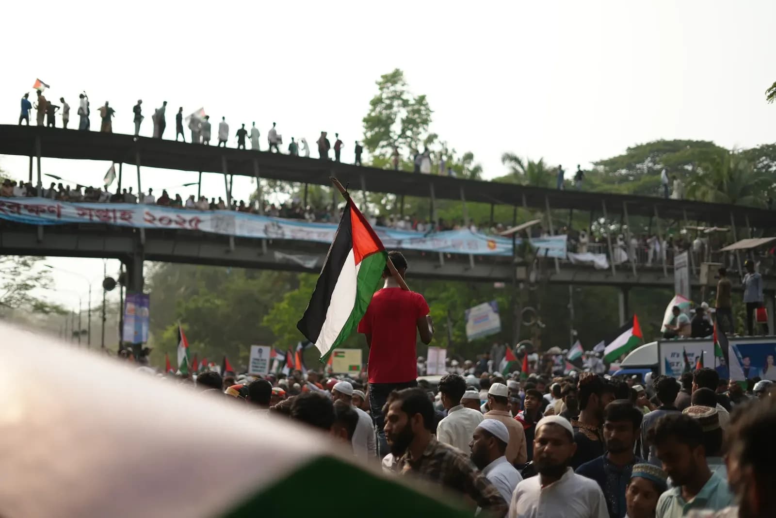 Israeli Strike Kills Palestinian in Gaza, Testing Ceasefire