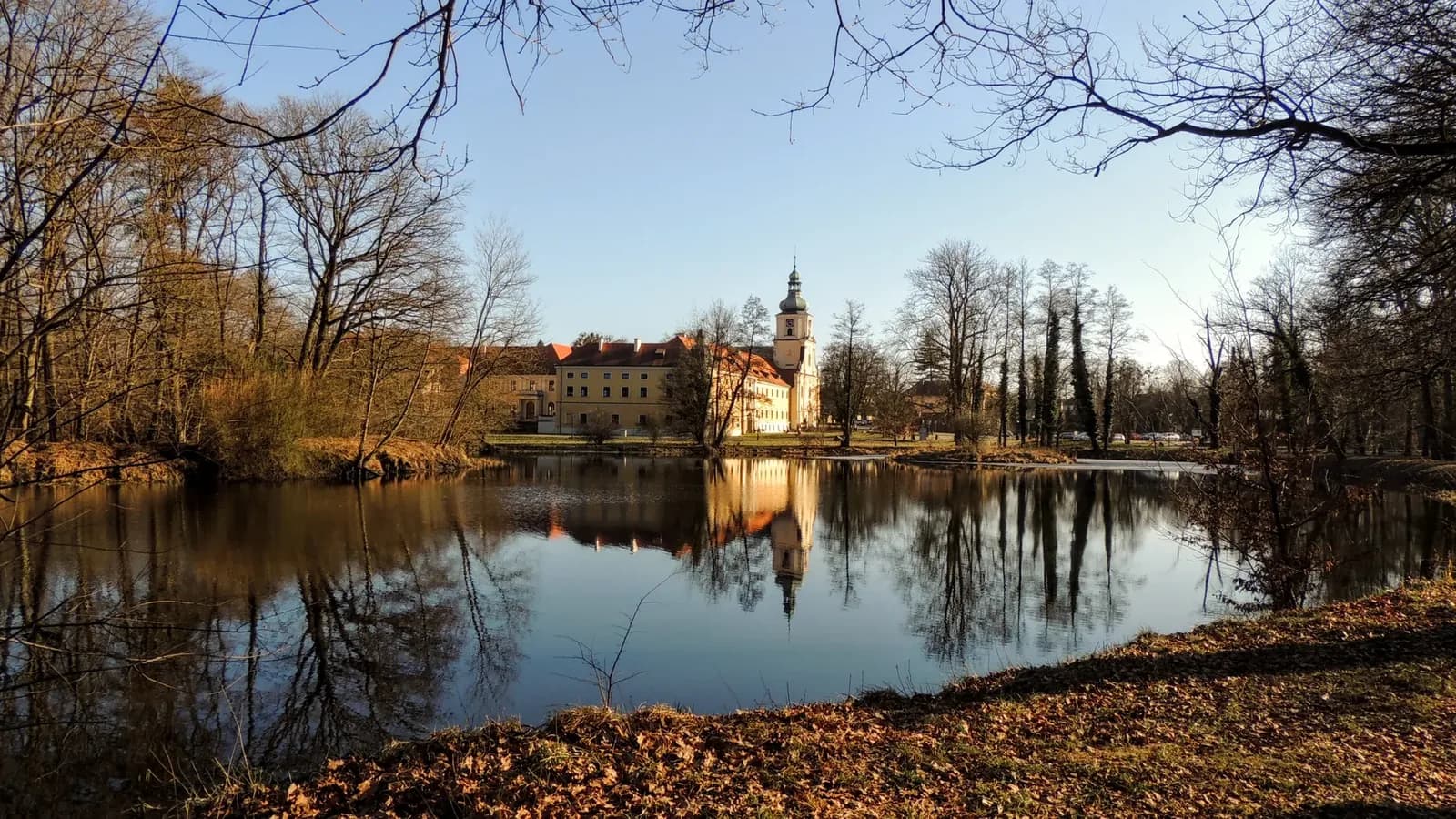 Knife Attack at Polish Convent Kills Priest, Injures Four