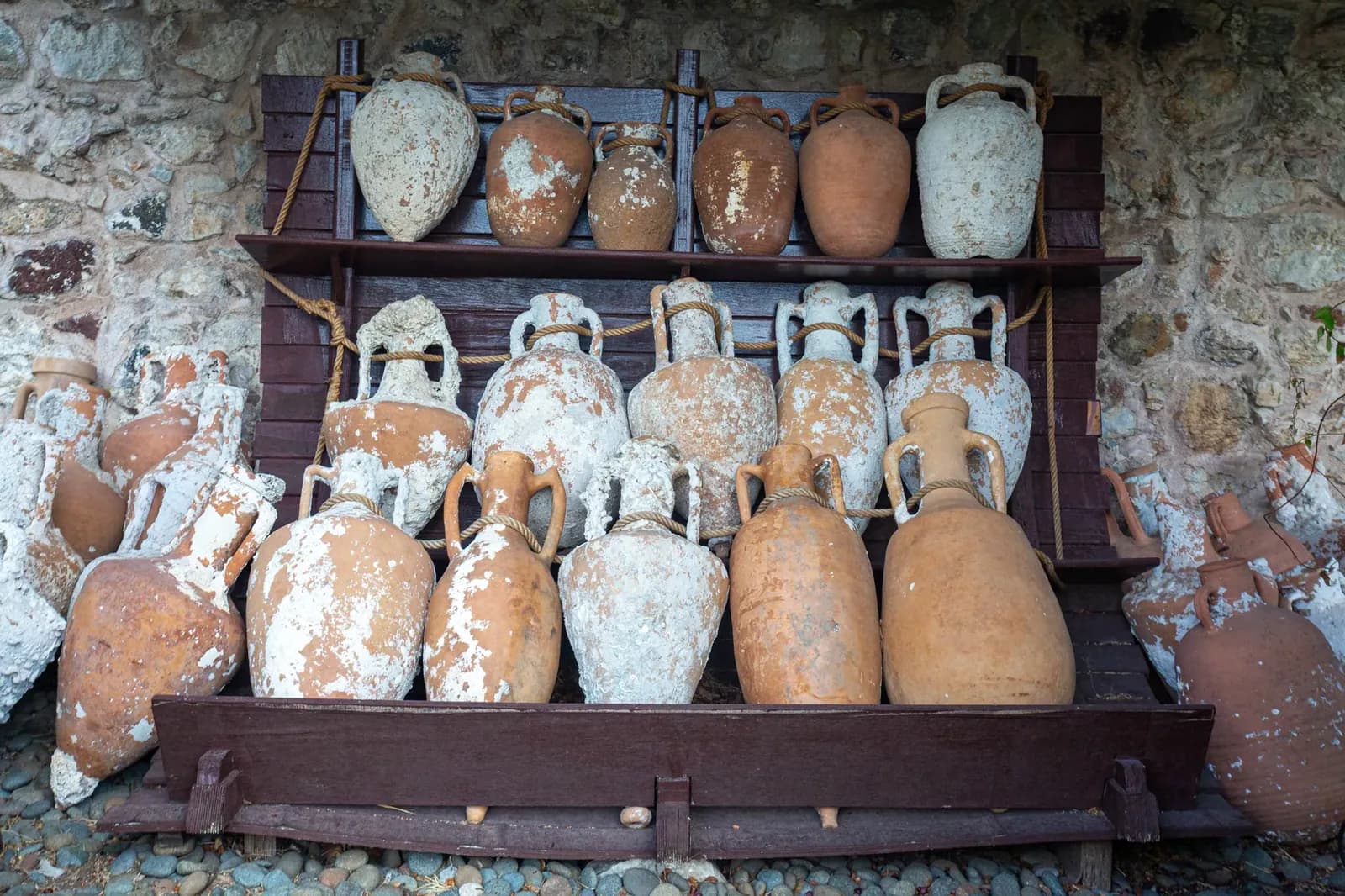 Barco romano con 500 ánforas hallado frente a Sicilia