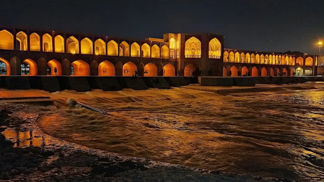 Irán ofrece reabrir el Estrecho de Ormuz en siete días