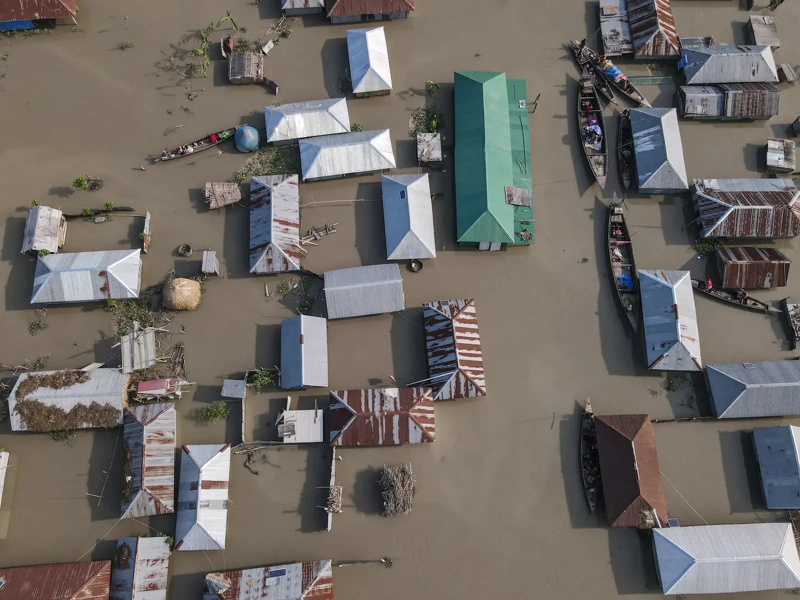 British Families Fly to Nepal to Find Missing Relatives