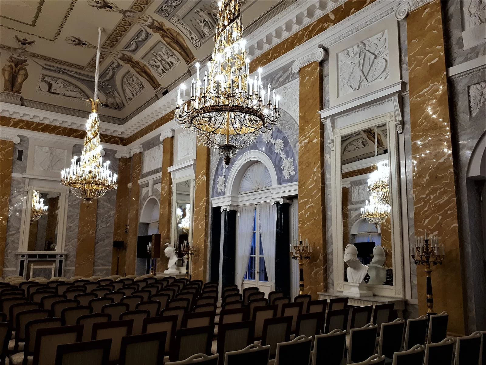 Putin Frees American Teacher as Witkoff Brings Peace Ideas to St Petersburg