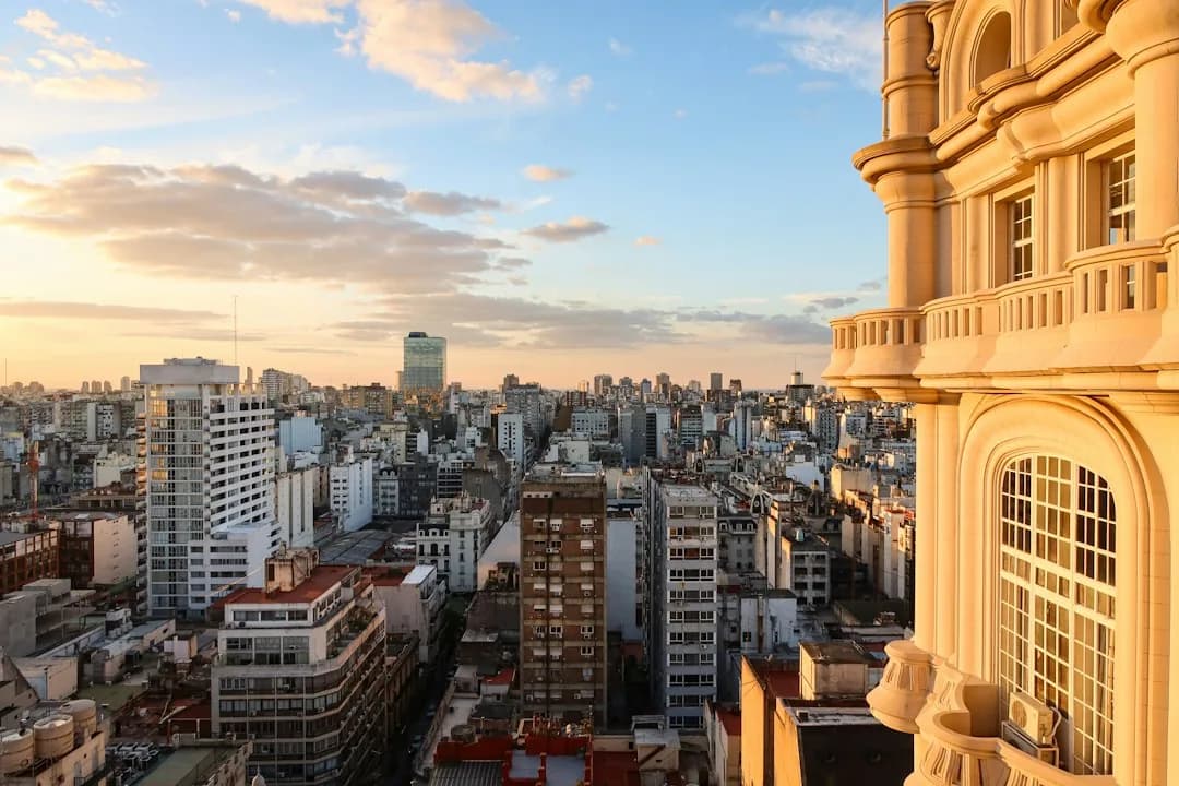 Colegio Nacional de Buenos Aires bans phones in classrooms