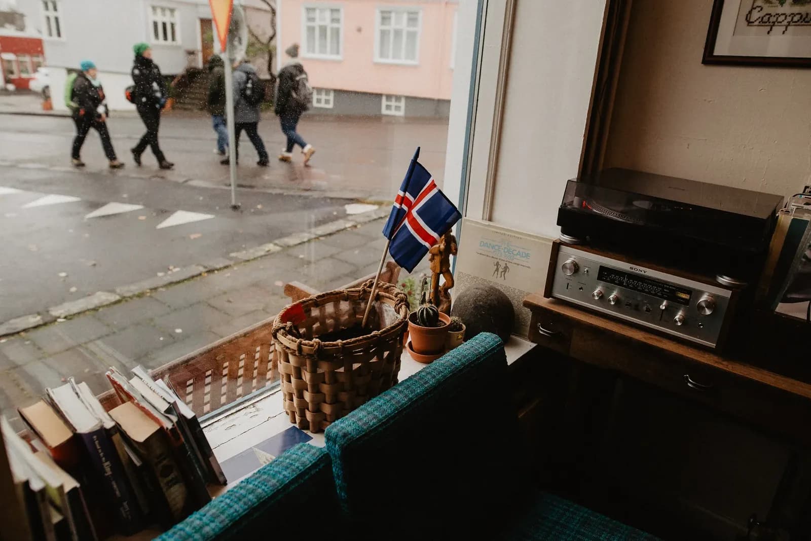 Iceland votes on EU talks in tight referendum