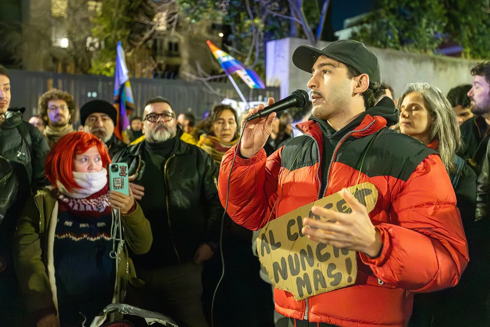 Milei llama dictador a Sánchez y pide echar a los socialistas