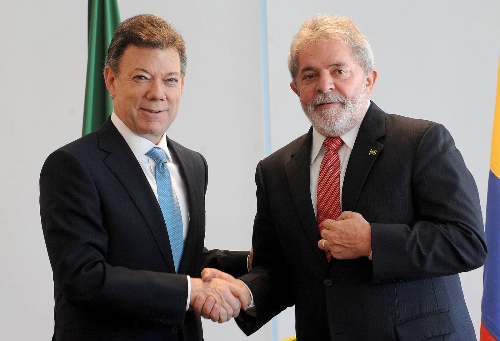 Lula Challenges Bolsonaro to Disclose Accounts Days Before Runoff