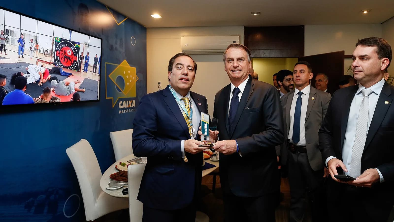 El rol de Argentina en la salida de Flávio Bolsonaro de Brasil