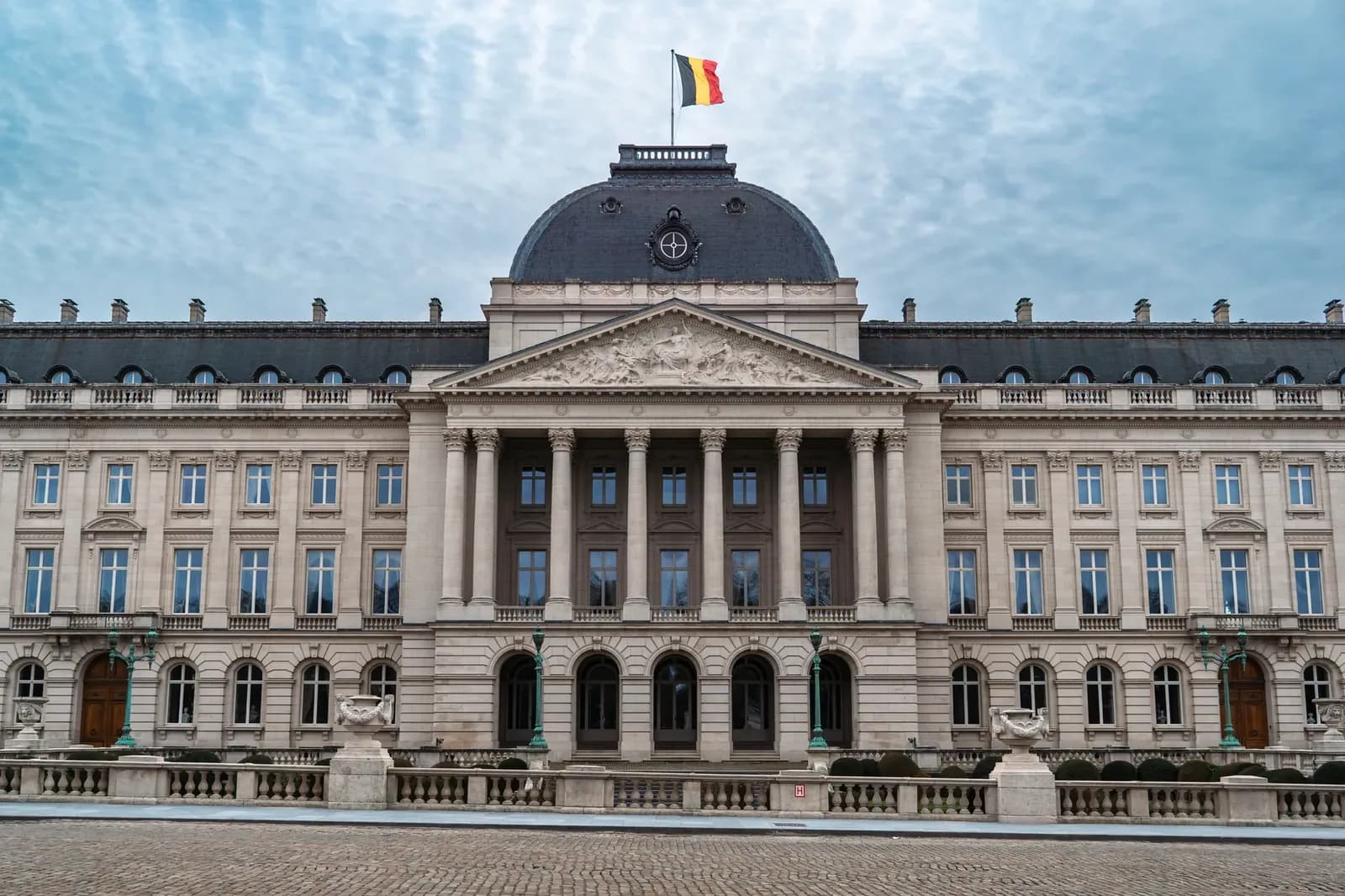 Belgian Car Salesman Becomes Prince After Royal DNA Test