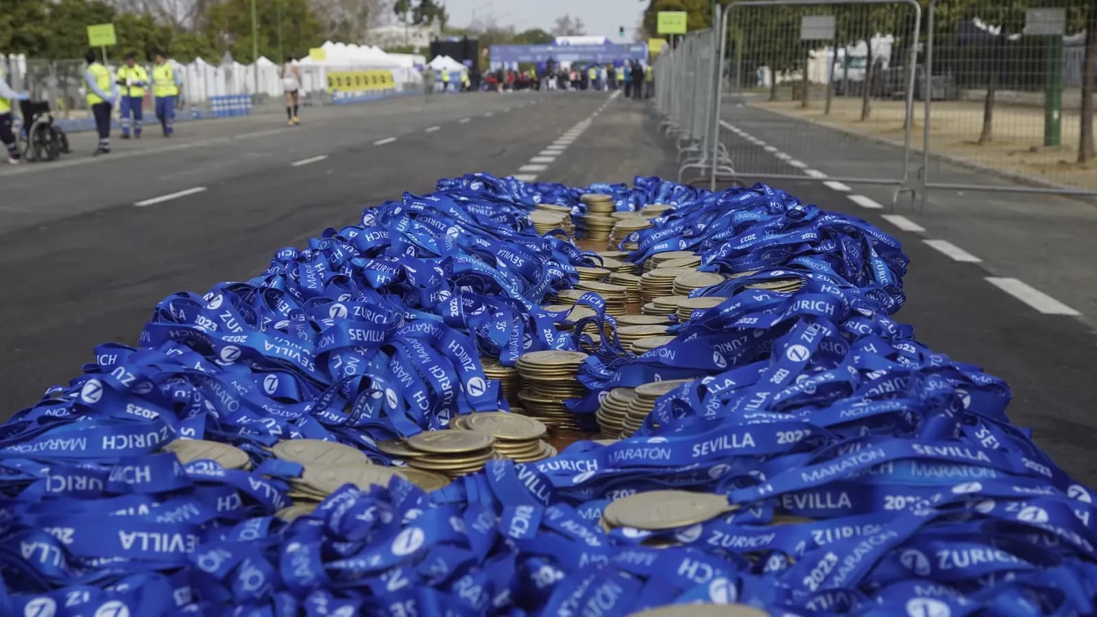 Sydney Marathon Medal Mix-Up: Munich Stadium Shown