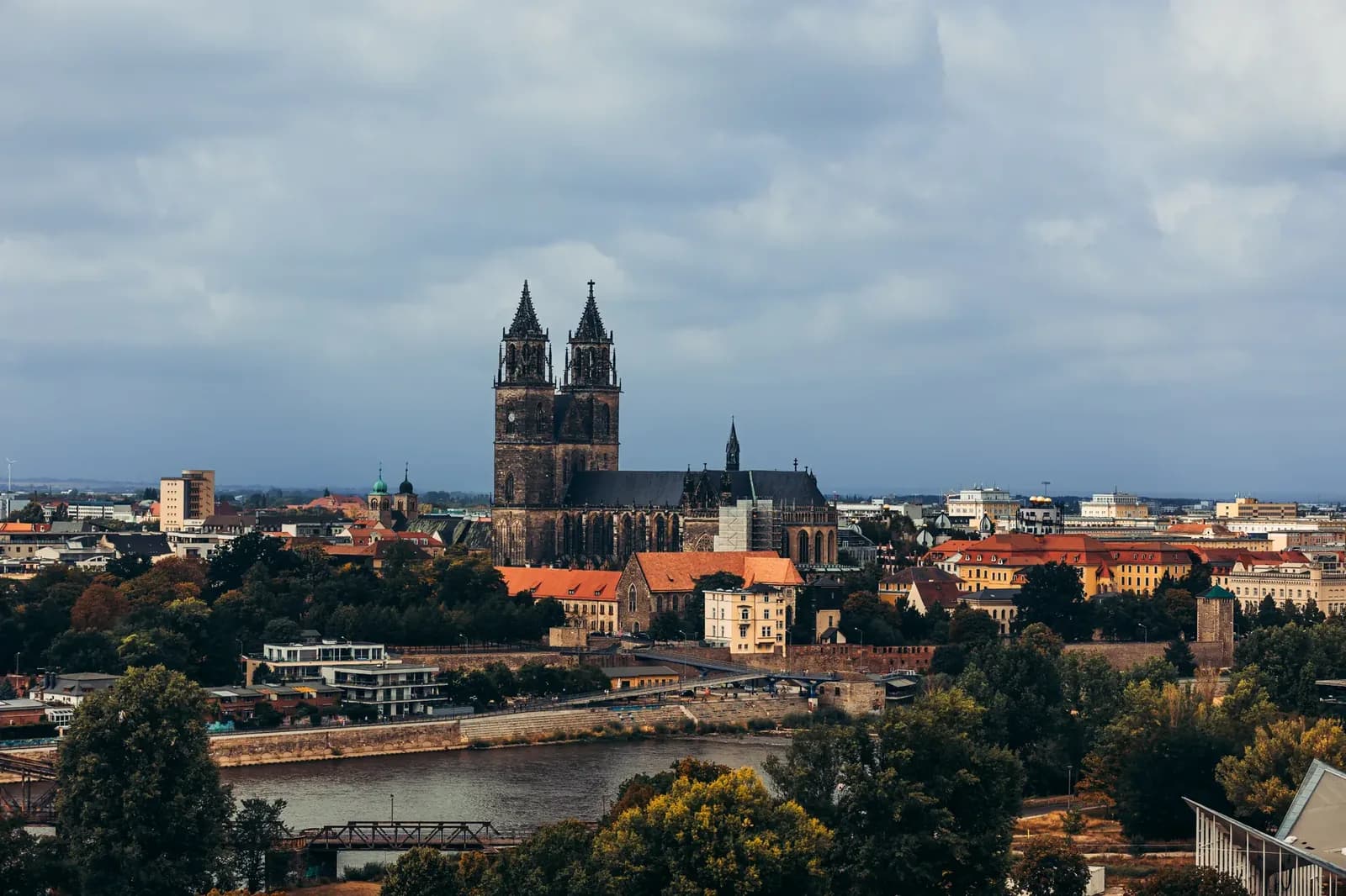 La ultraderecha de AfD logra una victoria histórica en elecciones regionales de Alemania