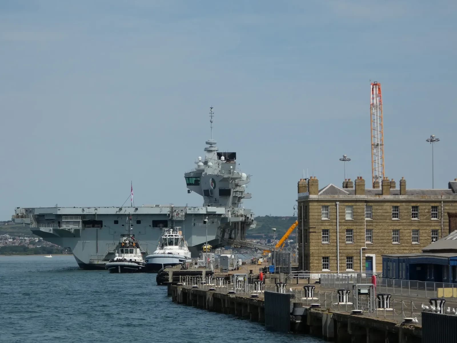 Miembro de la Royal Navy acusado de espiar para una potencia extranjera