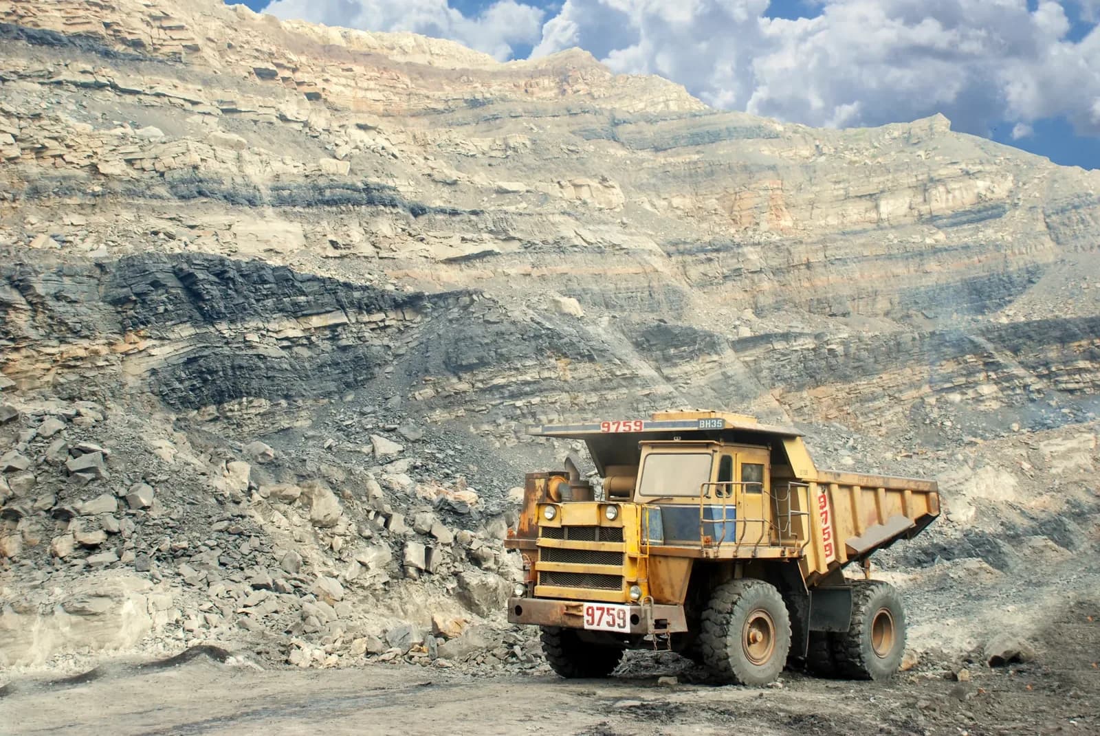 Tribunal Superior de Australia rechaza expansión de mina de carbón por impacto climático