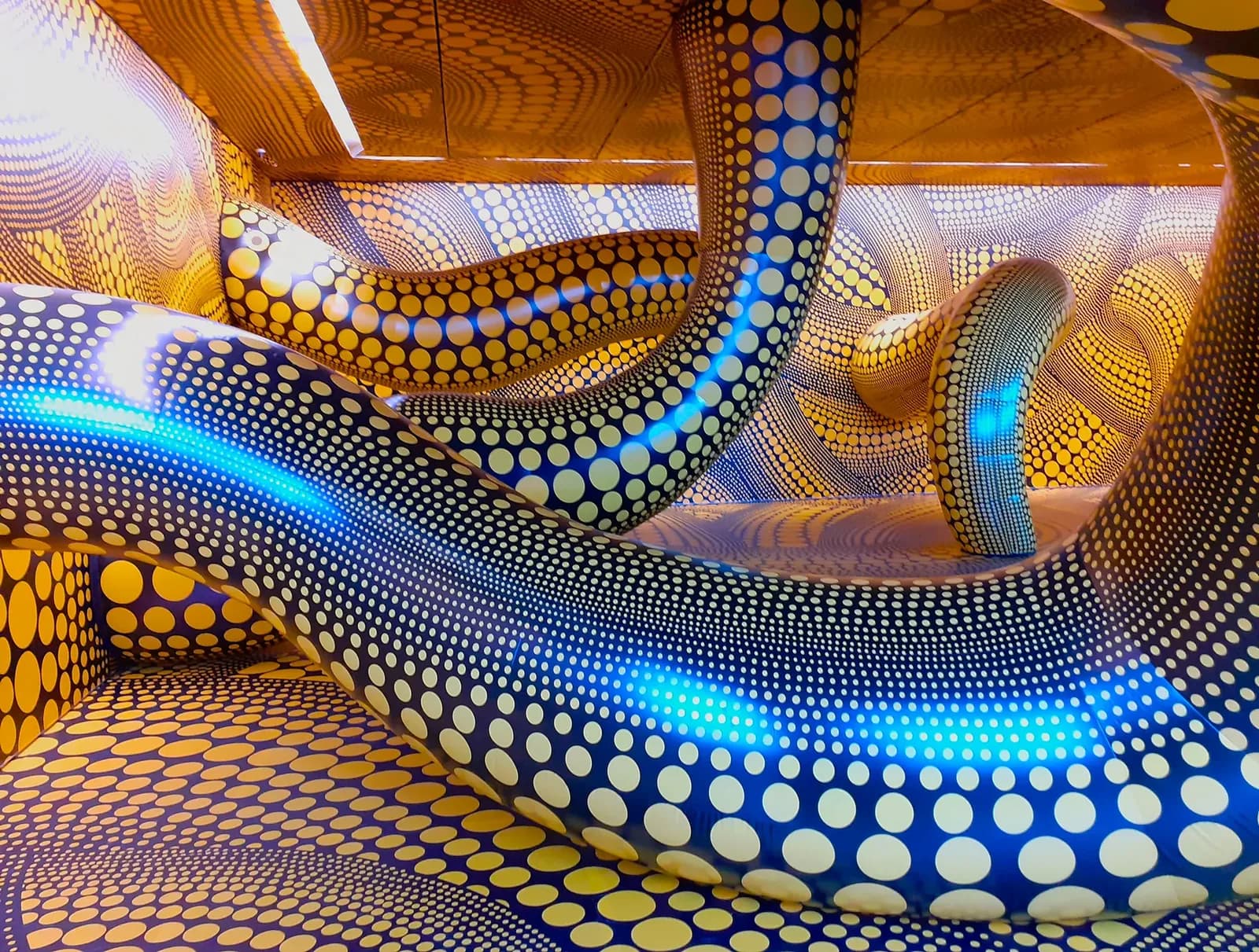 Yayoi Kusama, Iconic Japanese Artist, Dies at 97