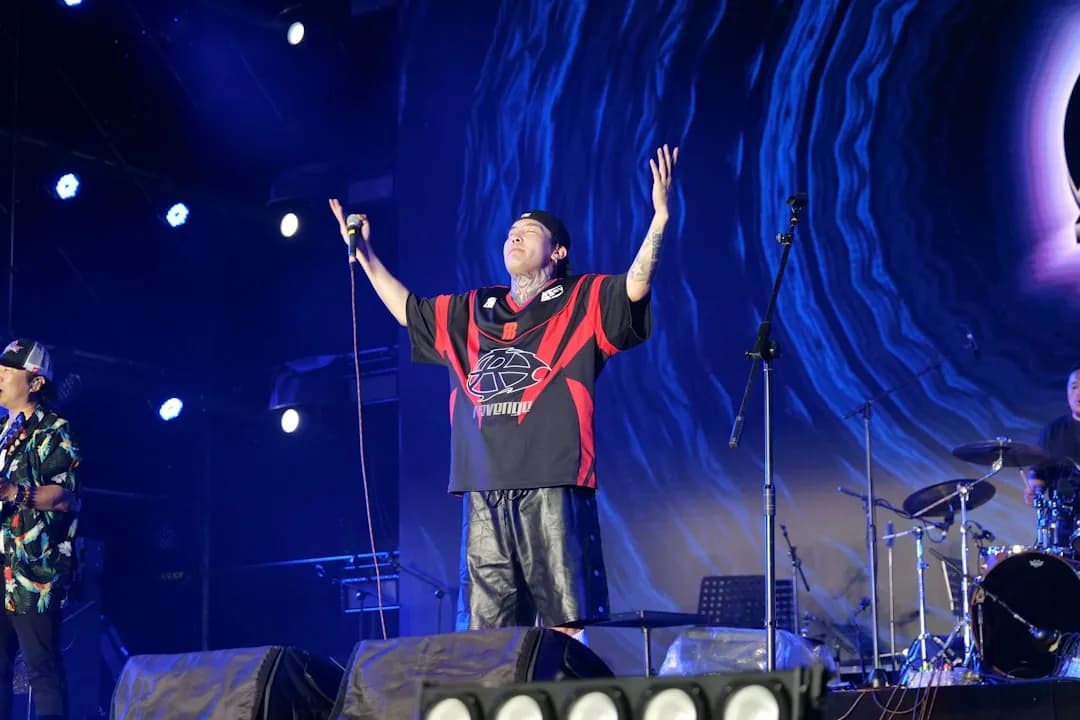 Jelly Roll Clarifies Political Views, Regrets Grammy Silence