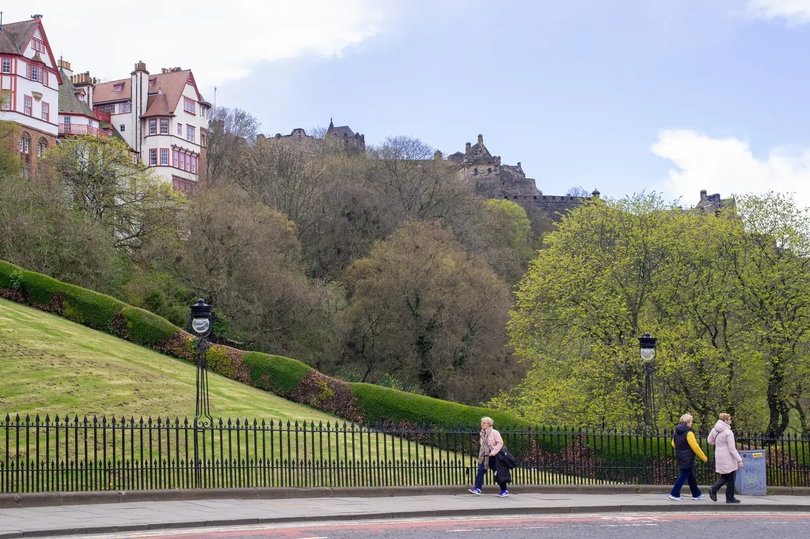Harry and Meghan's UK Return: A Royal Reunion?
