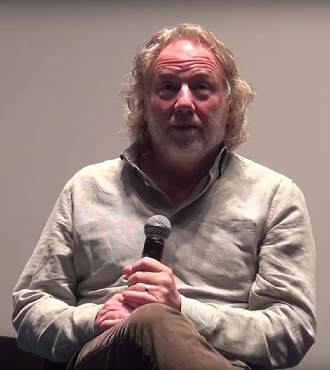 Un juez desestima los cargos de abuso sexual infantil contra Timothy Busfield
