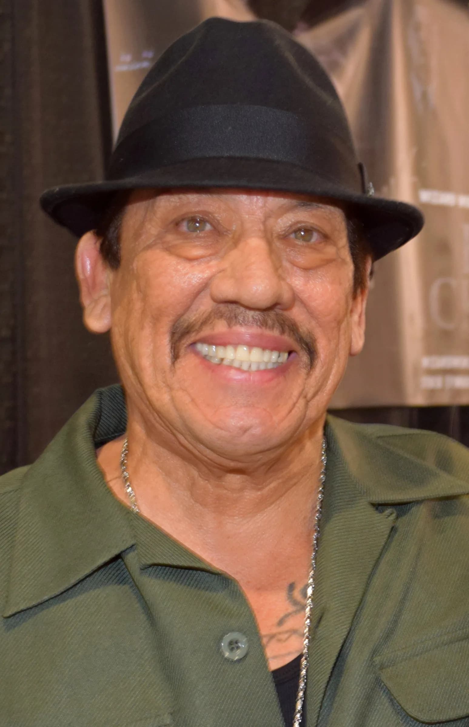 Danny Trejo niega postura pro-ICE en medio de la reacción por Pawn Shop