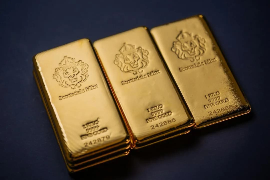 Gold Rises as Softer Inflation Cools Rate-Hike Bets