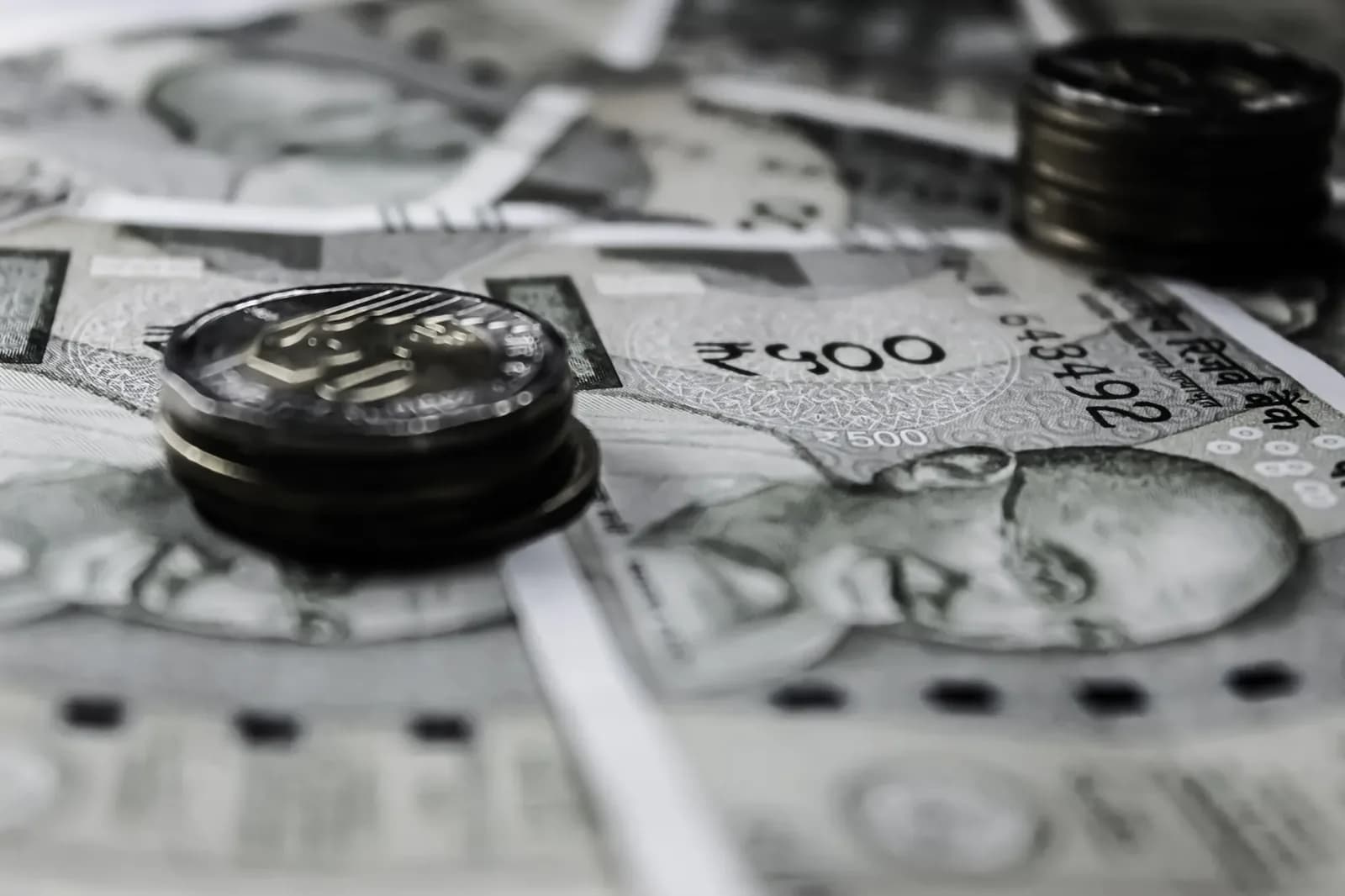 Rendimiento de bonos de India baja tras venta de deuda del RBI por 250 mil millones de rupias