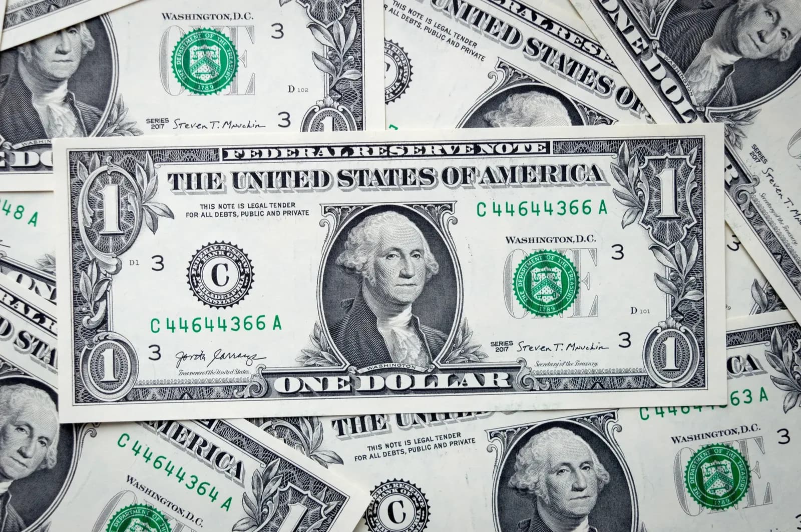 Las acciones se recuperan tras la primera subida de tasas de la Fed desde 2023