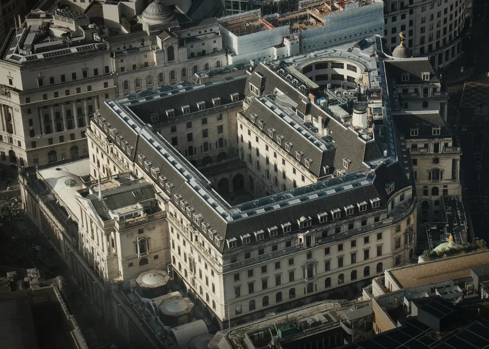 UK Inflation Hits 3.5% as Debt Passes £3 Trillion
