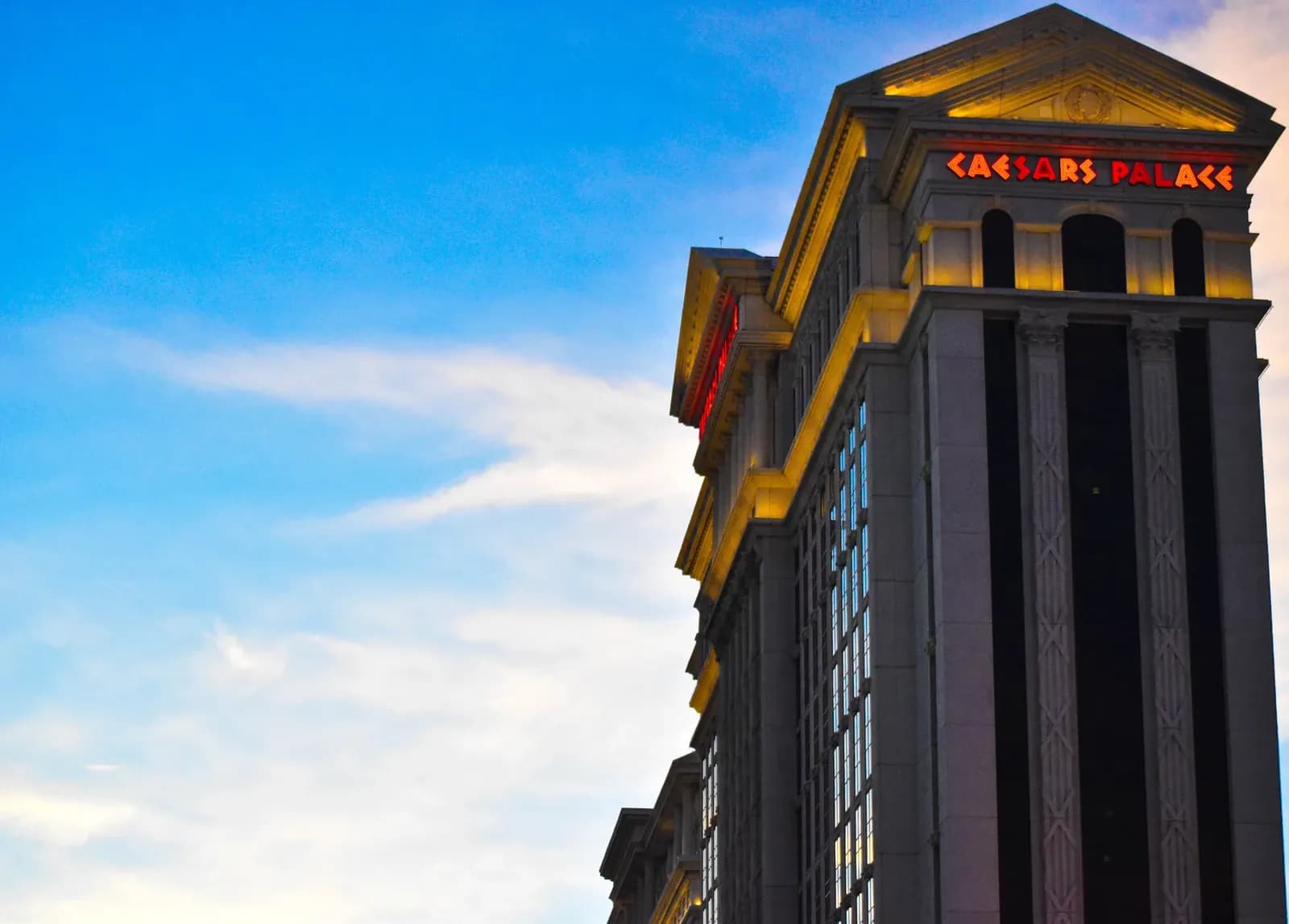 Caesars Shareholders Back $17.6B Fertitta Buyout