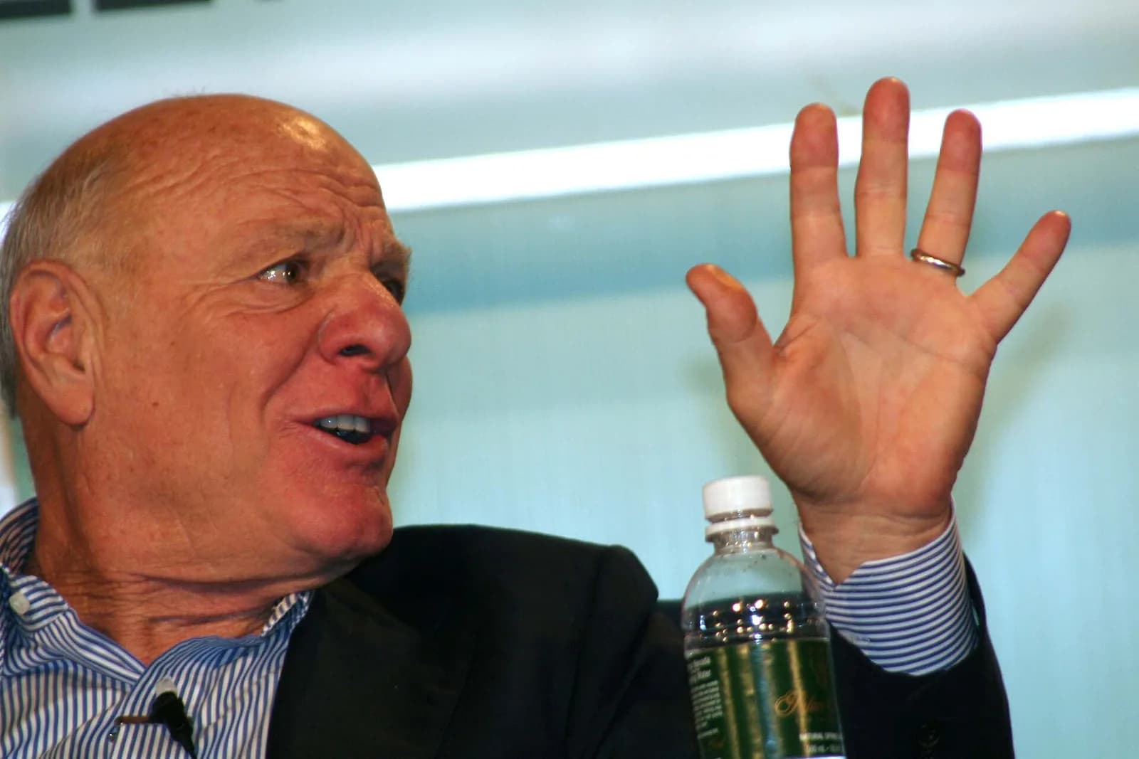 Barry Diller retira oferta de $18 mil millones por MGM mientras avanza acuerdo de Caesars