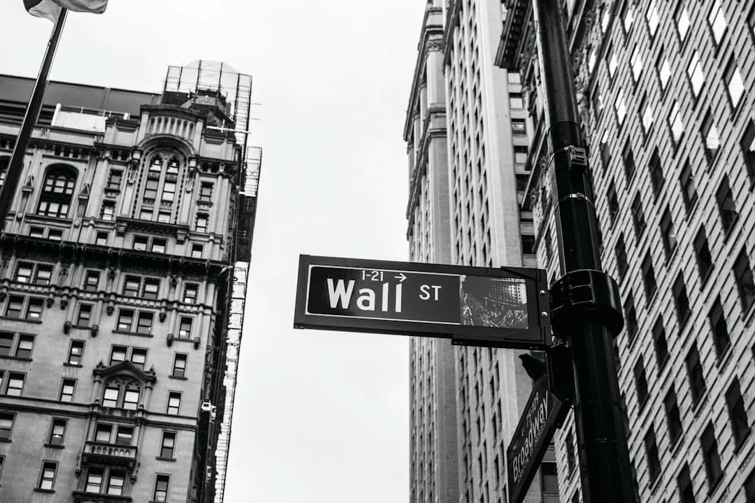Stocks Slide as Oil Surges and Bond Yields Hit 24-Year Highs