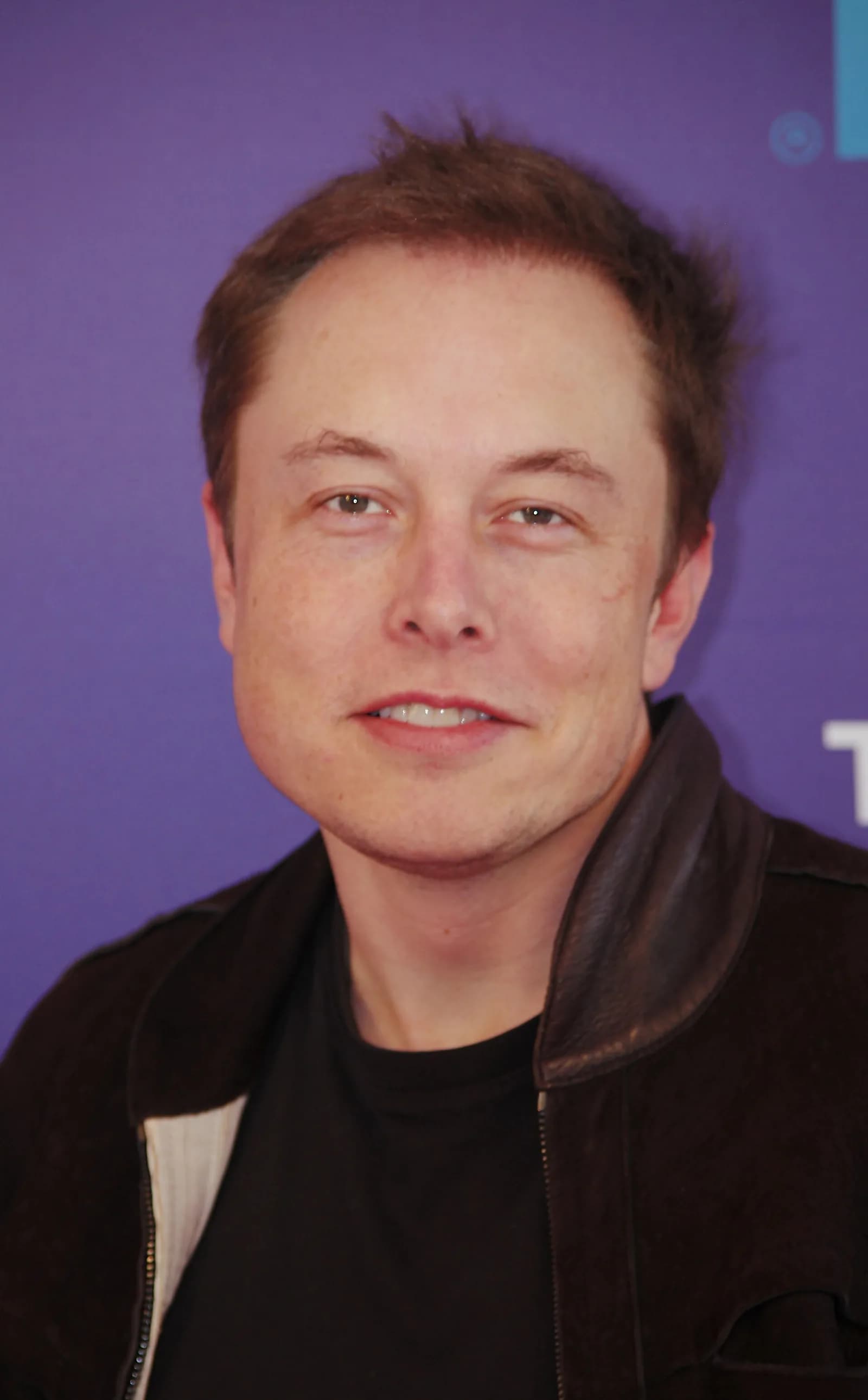 Tesla y SpaceX crean comités para evaluar una posible fusión
