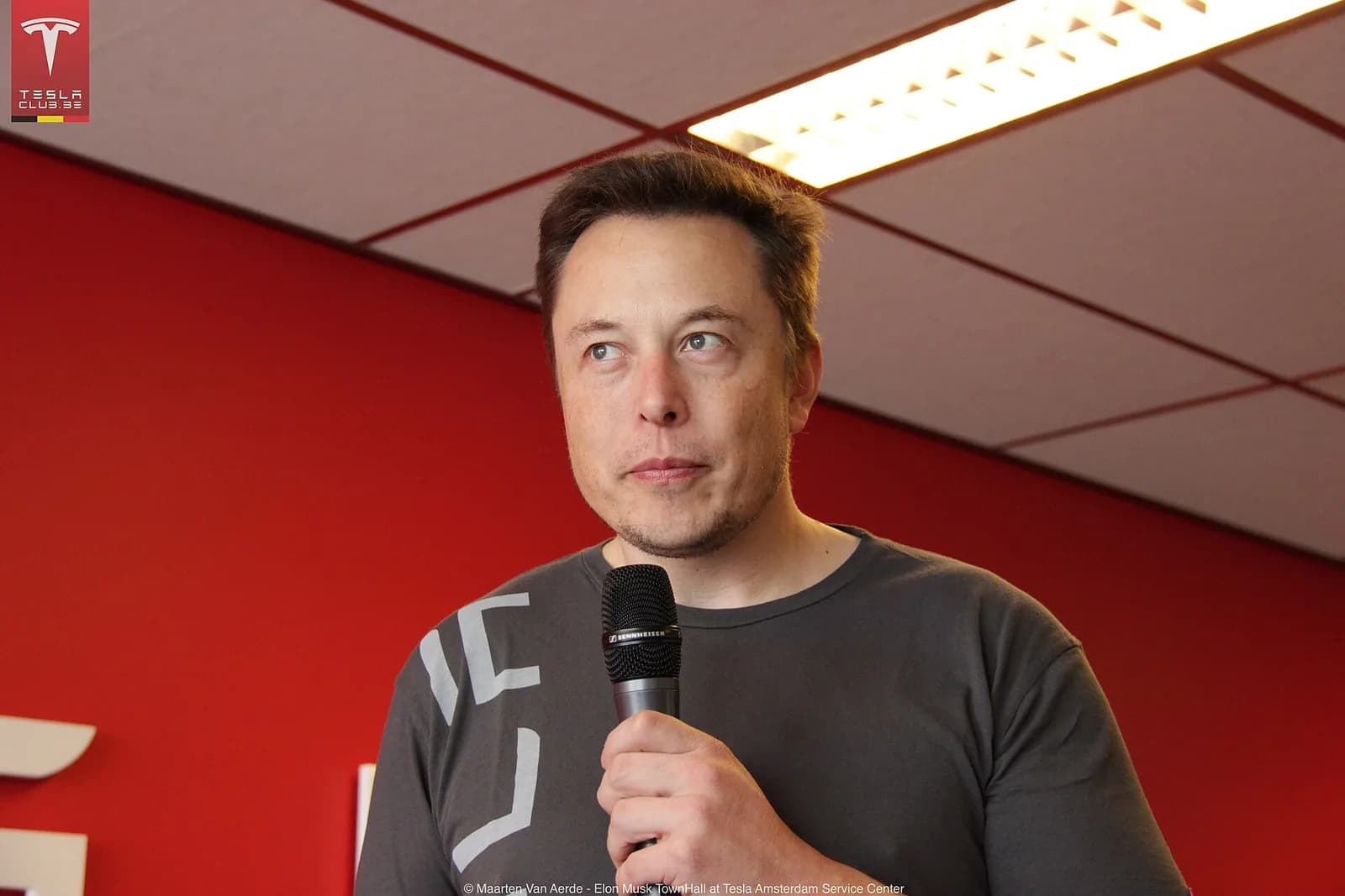 Musk Backs SpaceX-Tesla Merger as Committees Weigh Deal
