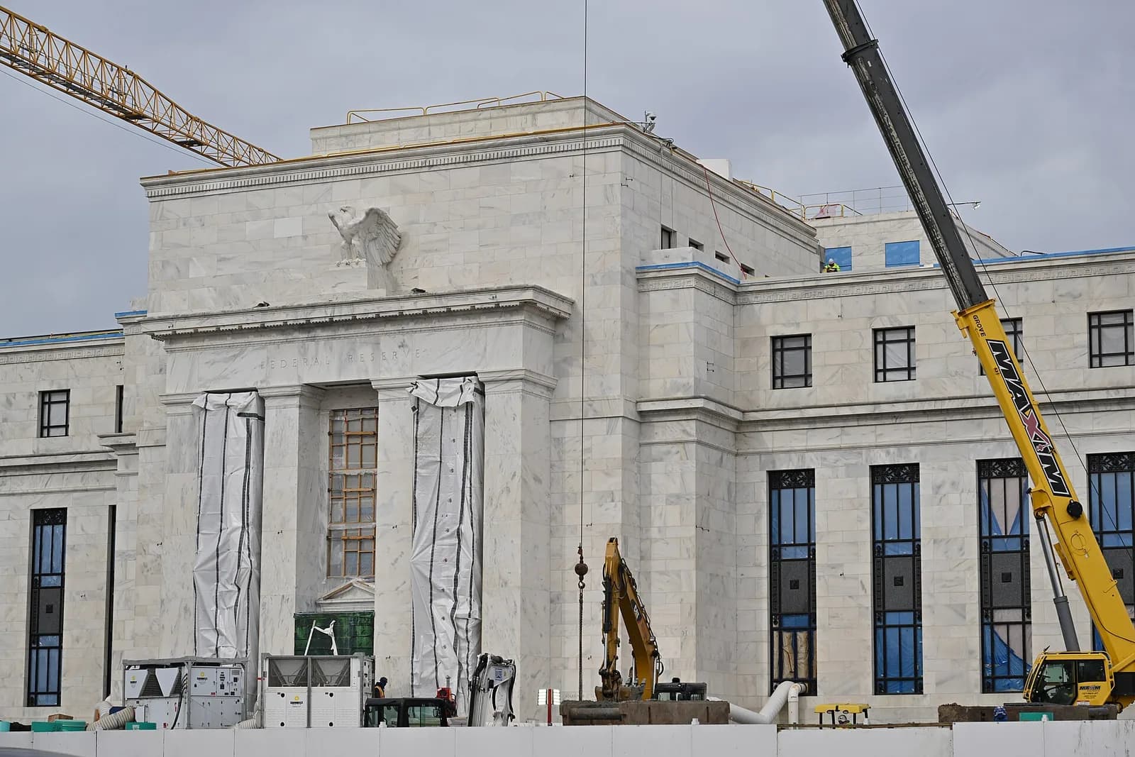 Fed October Rate Hike Odds Plunge After Weak September Jobs Report