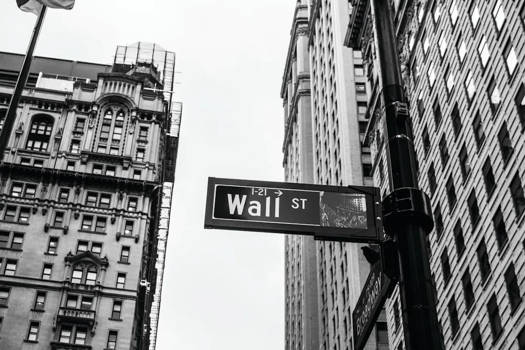Wall Street repunta mientras el petróleo cede y la inflación cumple previsiones