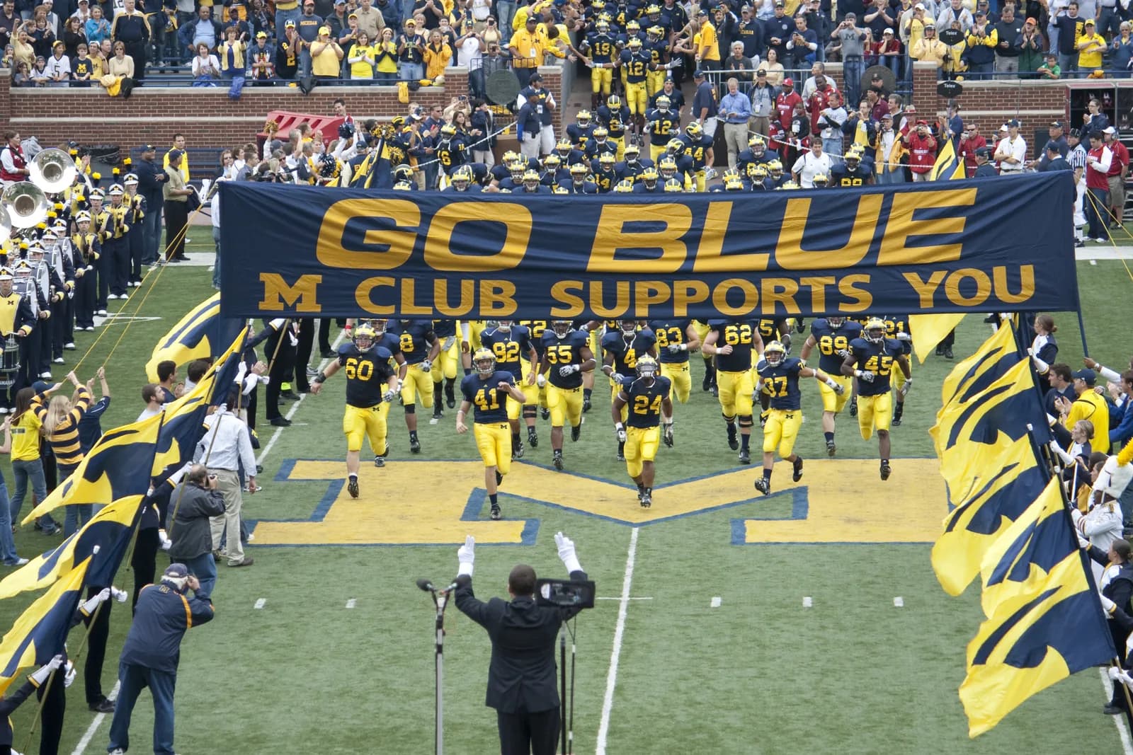 Michigan cae ante Minnesota y Underwood lucha