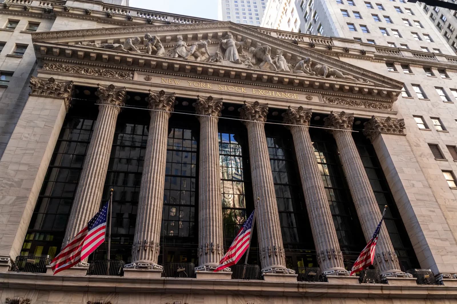 Wall Street repunta mientras ganancias tecnológicas contrarrestan preocupación por petróleo
