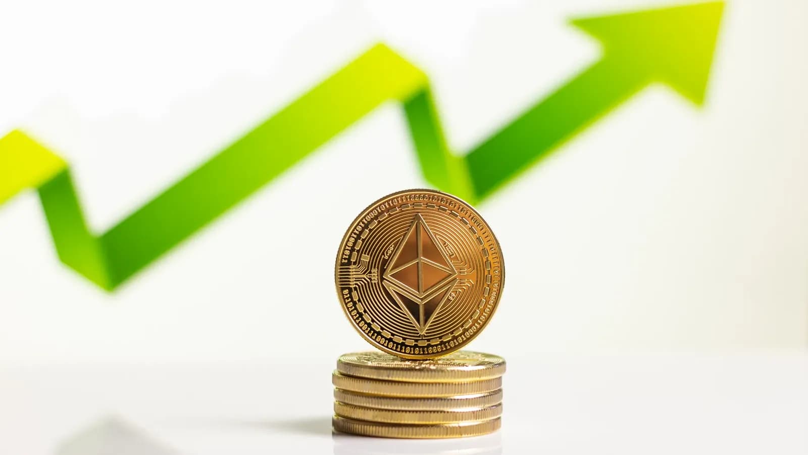 Ethereum's Strong Q3 Against the S&P 500: Buy or Stay Cautious?
