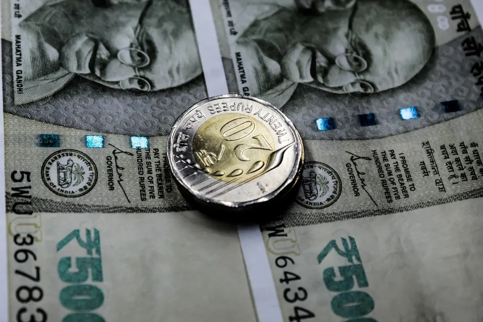 Rupee Set to Rise as Fed Rate Hike Bets Fade