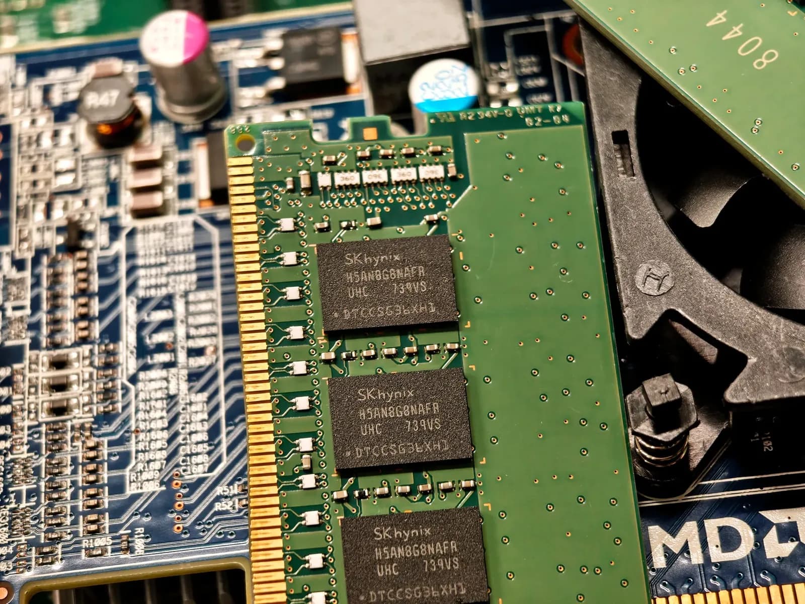 SK Hynix logra un beneficio récord por la demanda de memoria para IA