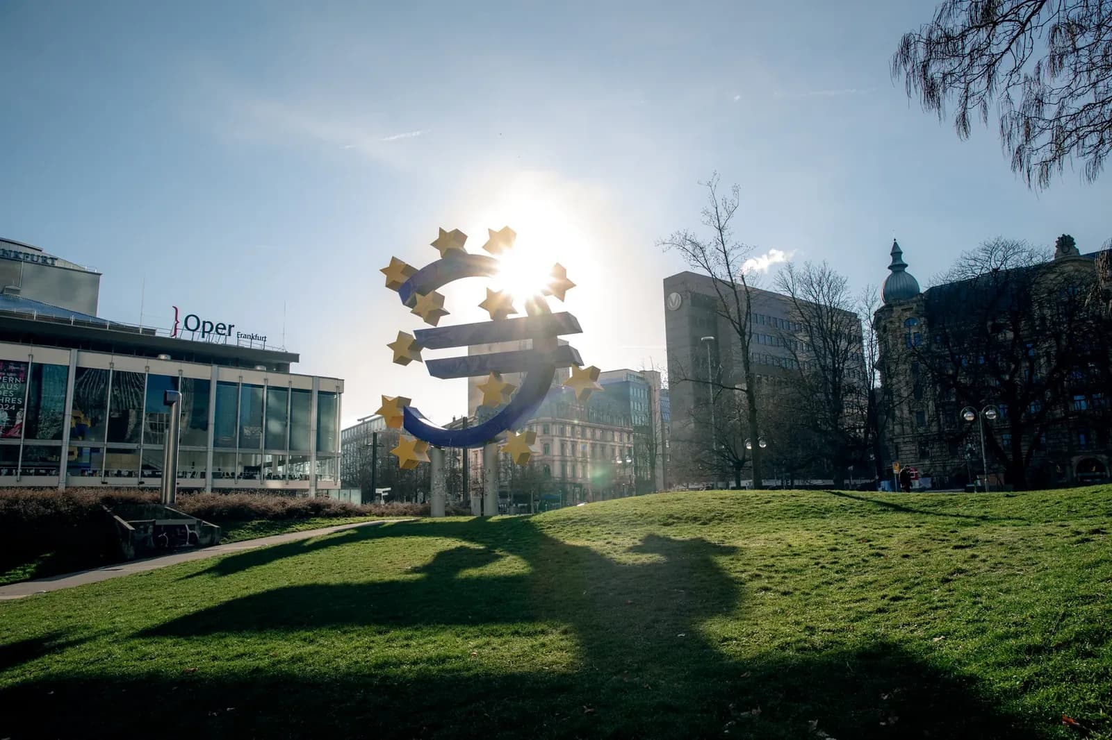 Acciones europeas estables antes de la decisión del BCE