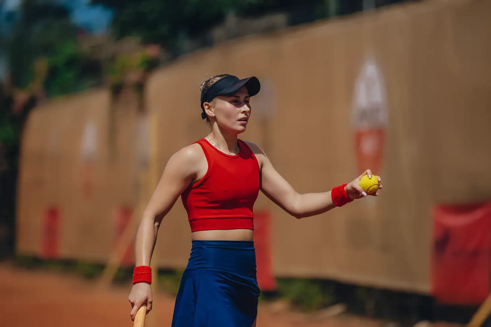 Chwalinska Stuns Swiatek to Reach First WTA 1000 Final in Wuhan